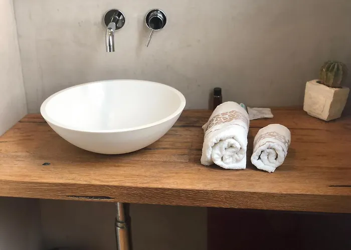 Bella Vista Citta Vecchia بولينيانو آ ماري